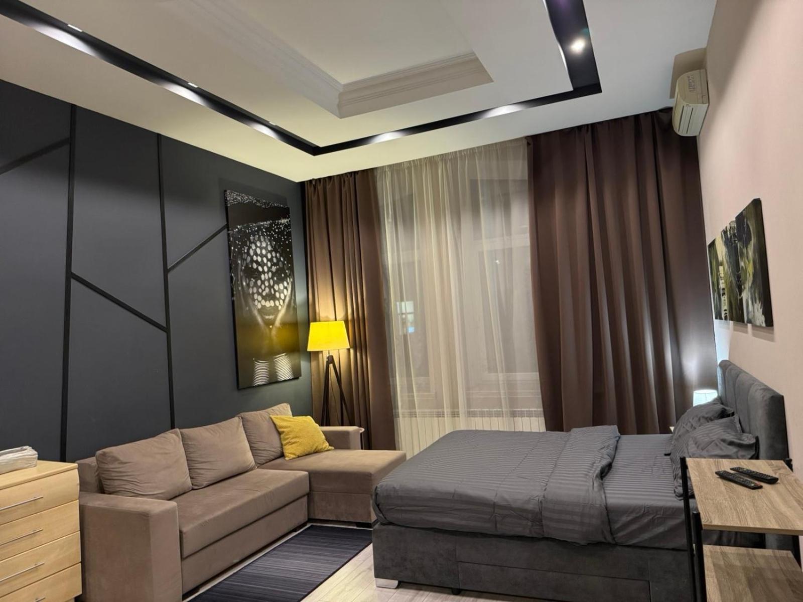 Vip - Дві Спальні Метро Хрещатик Лютеранська 3 Kyiv Exterior photo