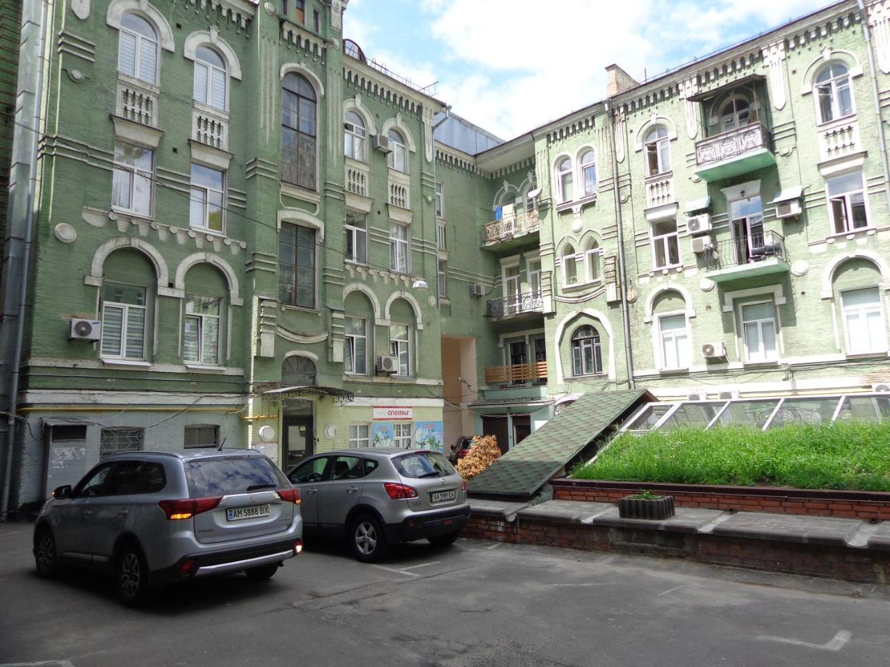 Vip - Дві Спальні Метро Хрещатик Лютеранська 3 Kyiv Exterior photo